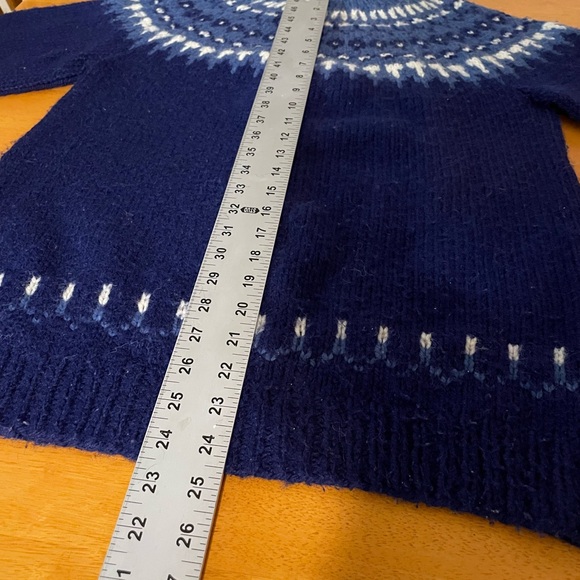 Fair isle chunky hand knit sweater size Small - Picture 3 of 4
